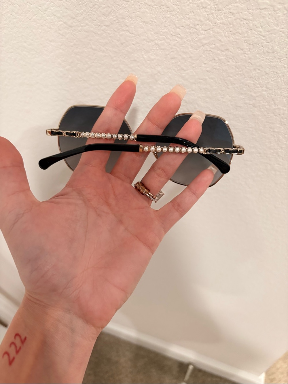 CHANEL Gold Frame Sunglasses with pearls and woven leather - Picture 3 of 12
